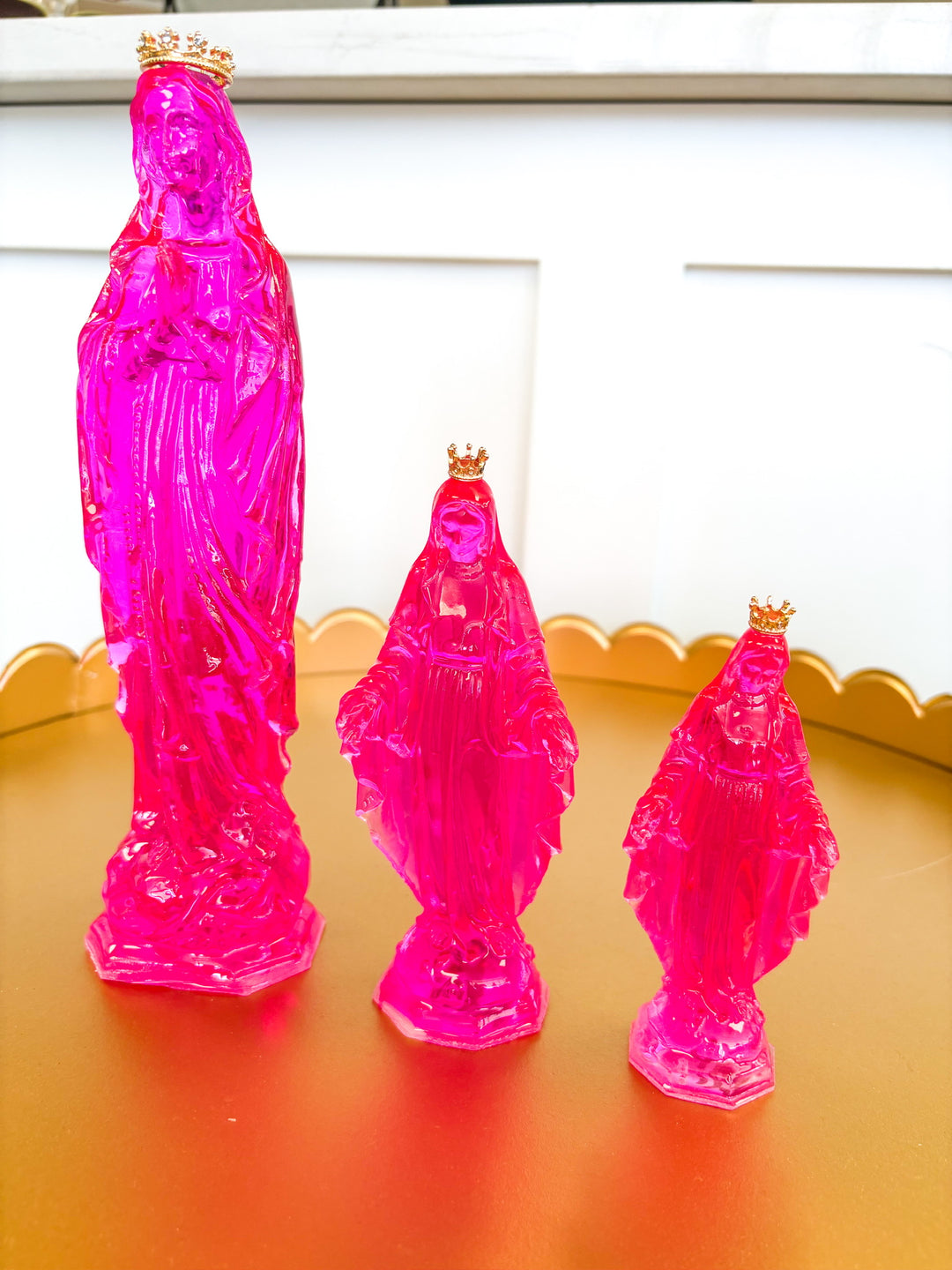 Azalea (Hot Pink) Petite 4" Mary Open Arms