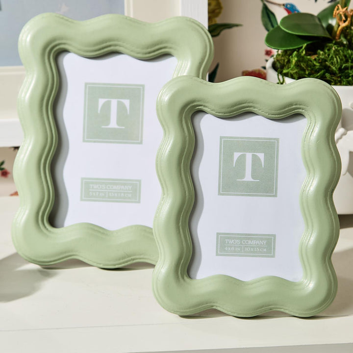 Green Wavy Wood Frame