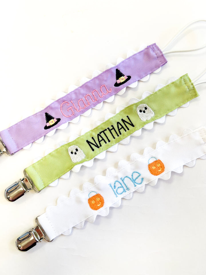 Purple Scalloped Embroidered Pacifier Clip