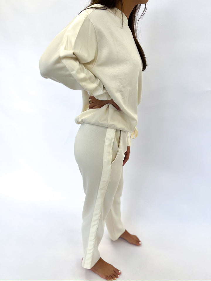 French Vanilla Contrast Trim Set