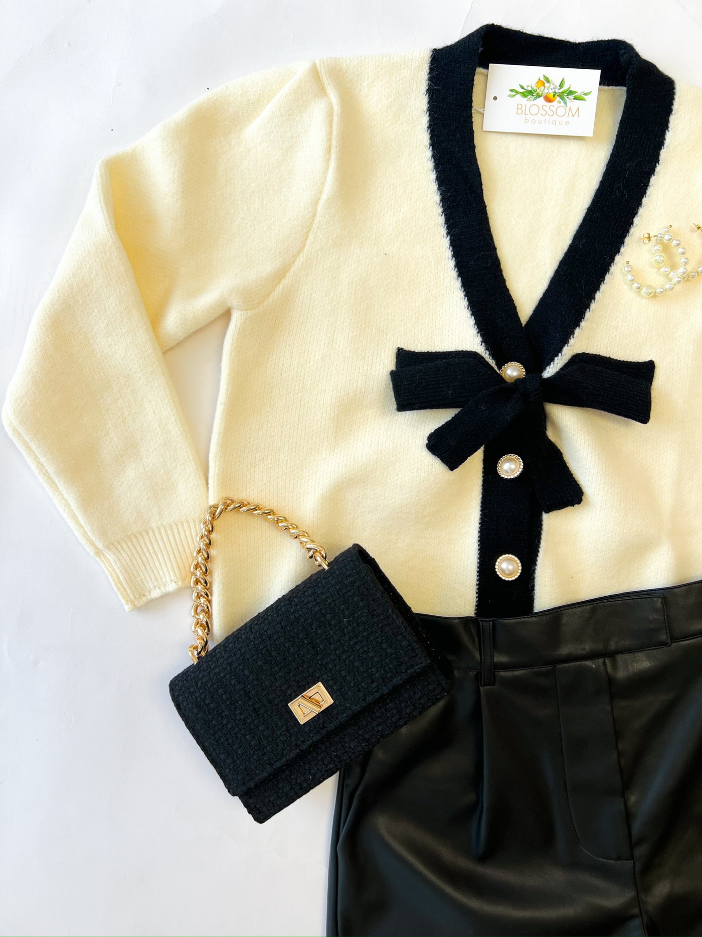 Contrast Bow Sweater